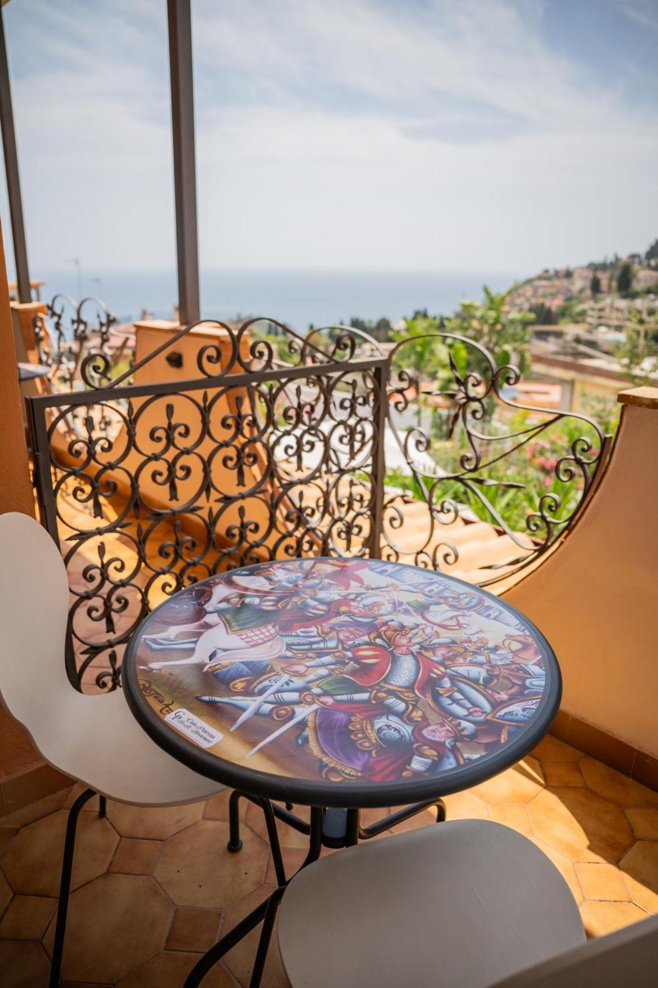 Bed and Breakfast Casa Pertosa Таорміна Номер фото