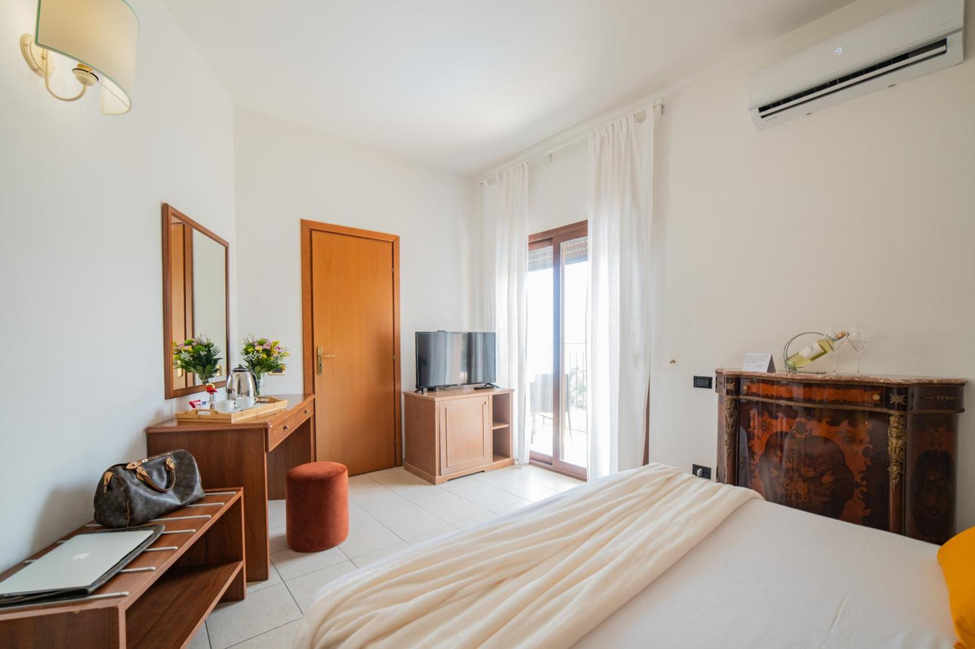Bed and Breakfast Casa Pertosa Таорміна Екстер'єр фото