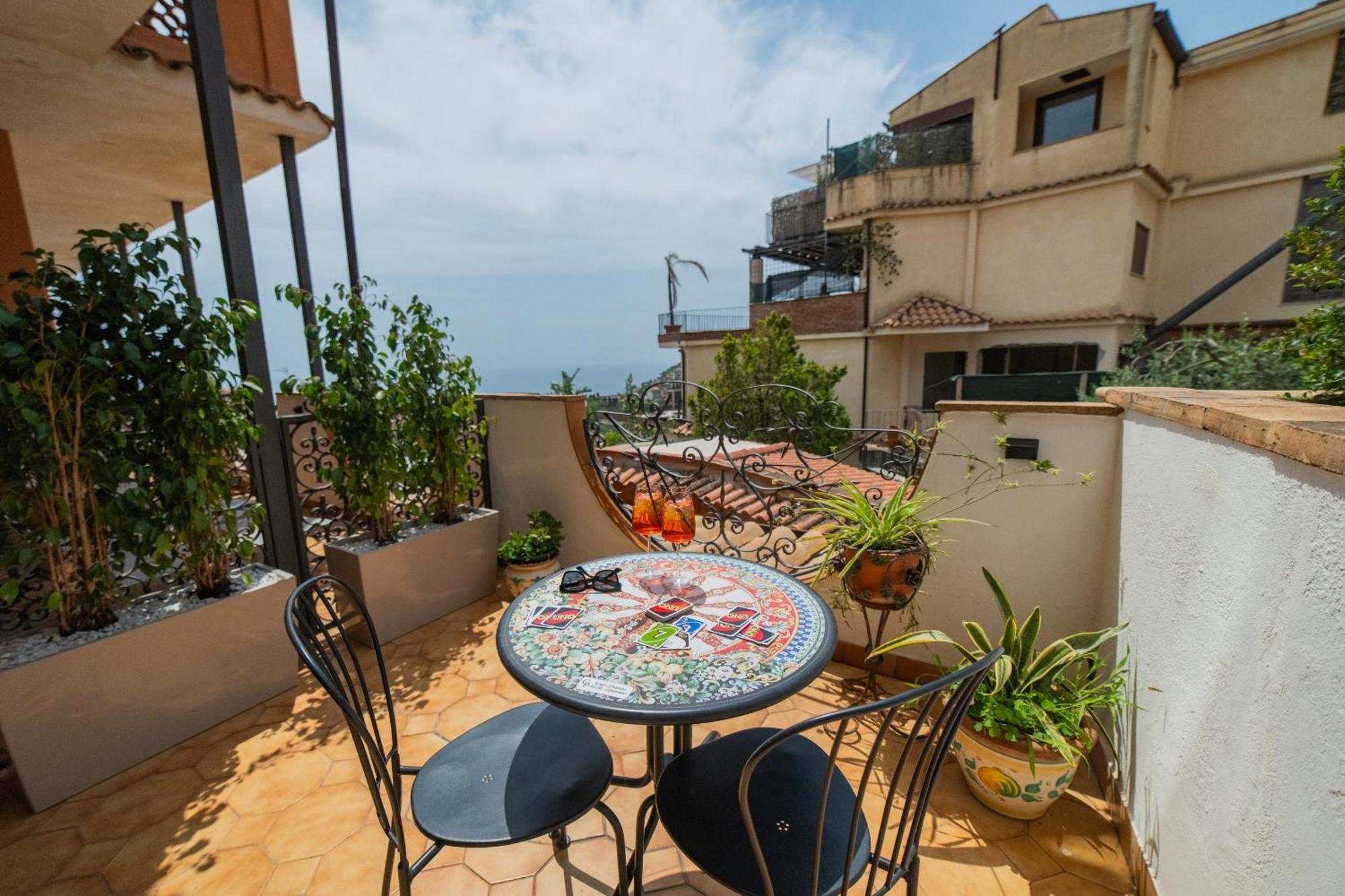 Bed and Breakfast Casa Pertosa Таорміна Номер фото